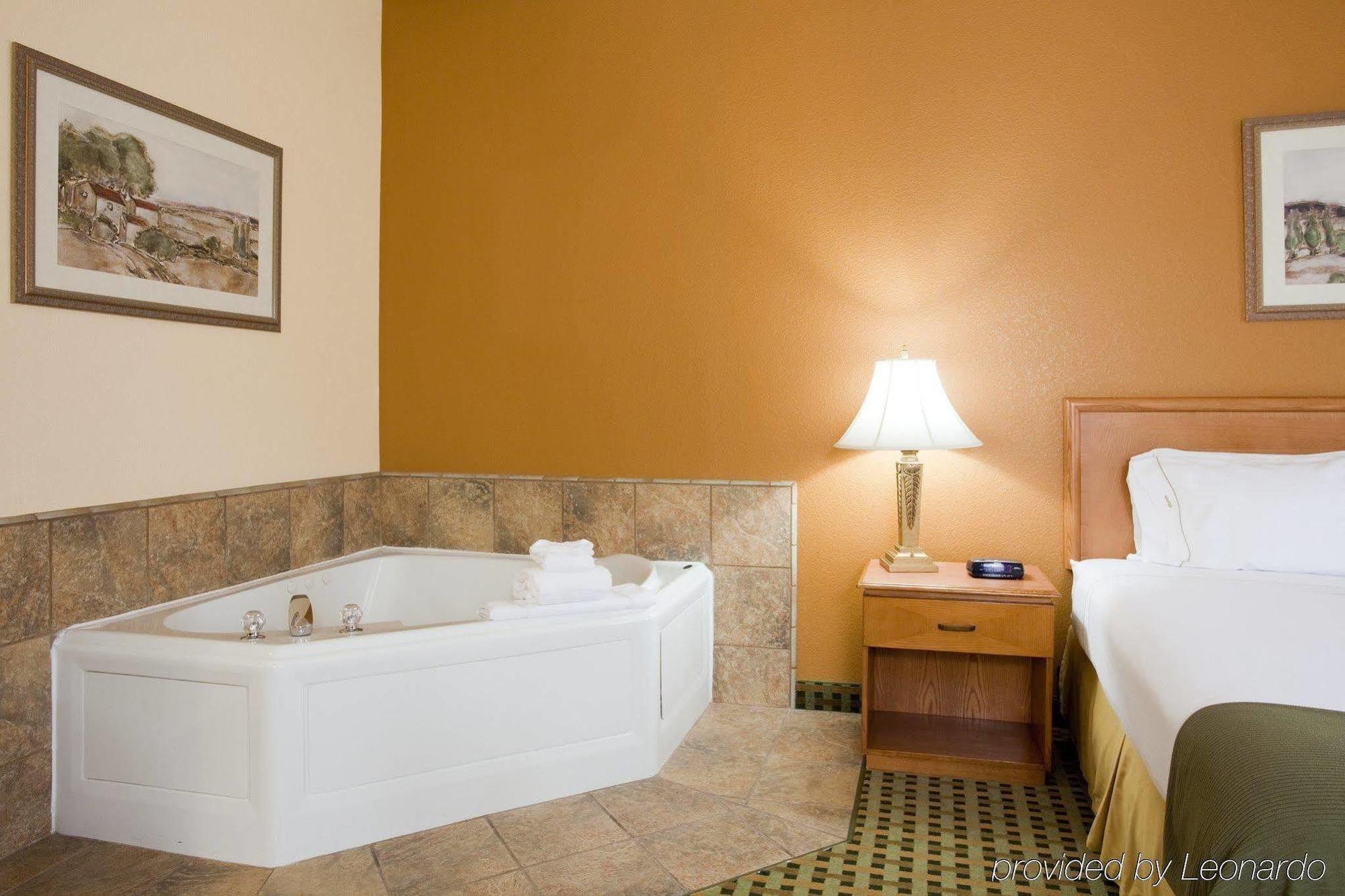 Express & Hesperia, An Ihg Hotel 2*